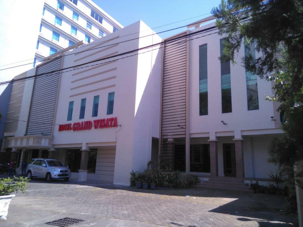 Grand Wisata Hotel Makassar Exterior photo